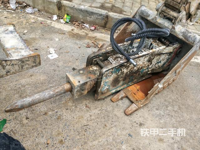 转盘和下车架正前（工作和回转装置）