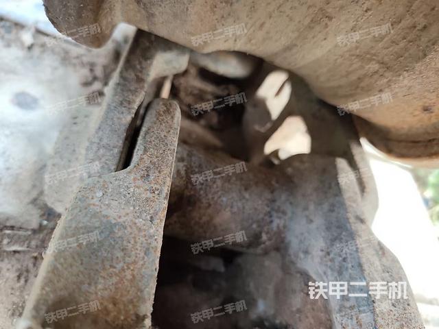 左侧行走马达盖板(行走机构) 左侧行走马达盖板(行走机构)