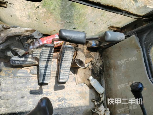 座椅后部(駕駛室部分) 座椅后部(駕駛室部分)