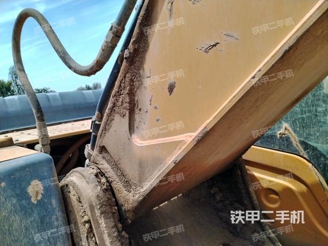 大臂根部 斜视(工作和回转装置) 大臂根部 斜视(工作和回转装置)