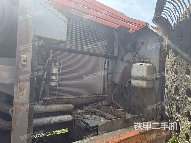 散熱器正面(大件艙室) 散熱器正面(大件艙室)