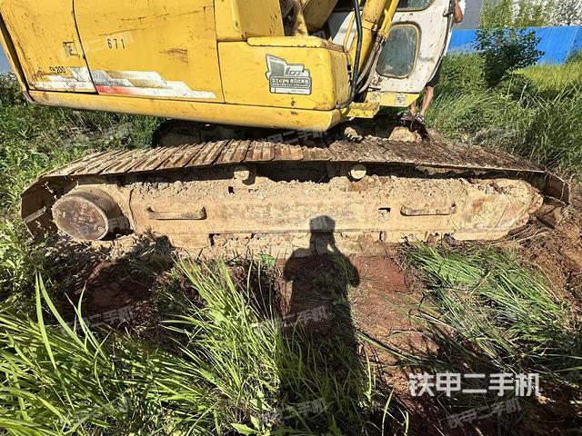 單側(cè)履帶整體(整機外觀) 單側(cè)履帶整體(整機外觀)