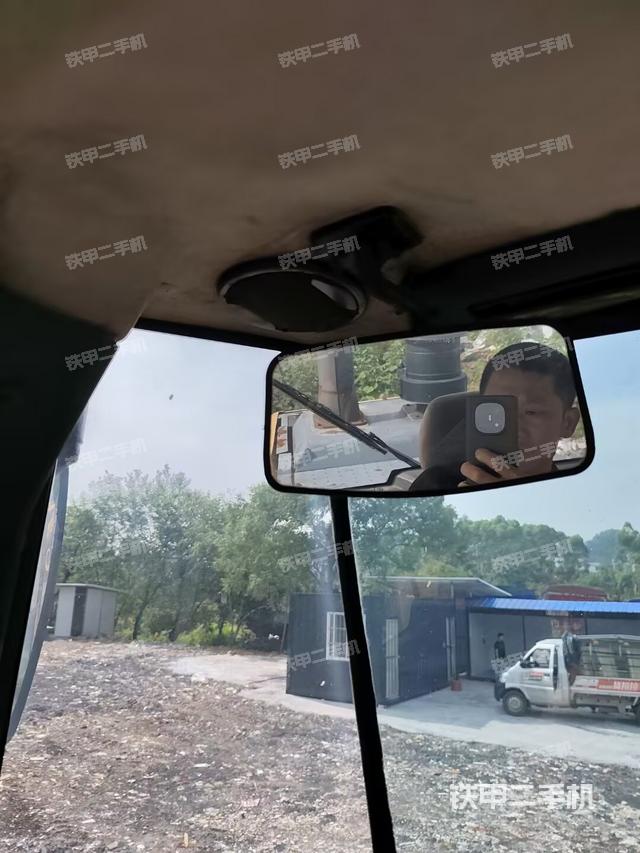 駕駛室正側(cè)(駕駛室部分) 駕駛室正側(cè)(駕駛室部分)