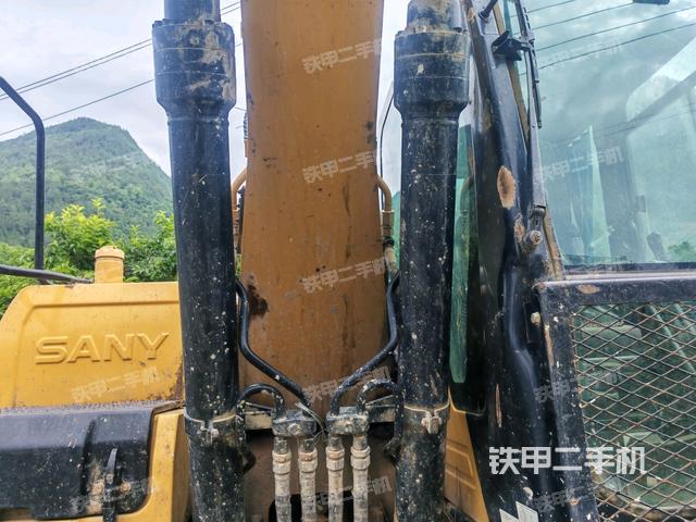 大臂油缸整體?豎拍(工作和回轉(zhuǎn)裝置) 大臂油缸整體?豎拍(工作和回轉(zhuǎn)裝置)