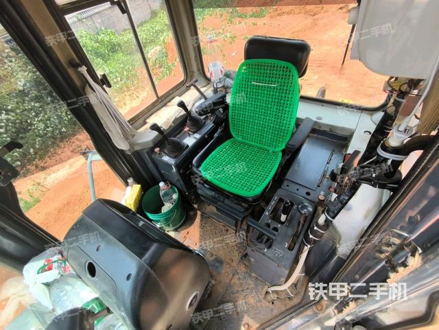 驾驶室外顶部全景（推土机驾驶室）