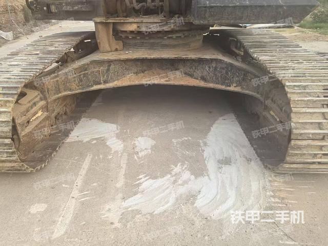 驾驶室整体(整机外观) 驾驶室整体(整机外观)