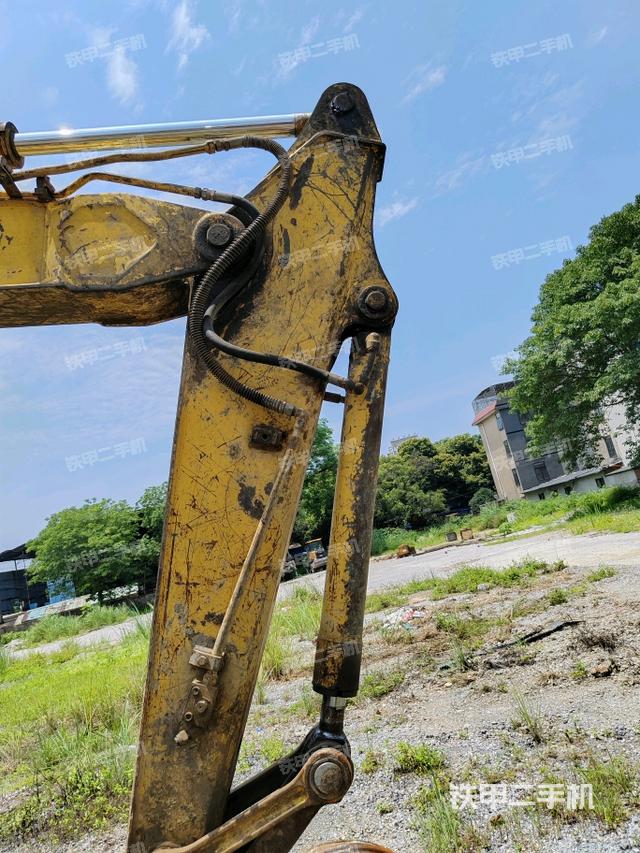 鏟斗右后整體(工作和回轉裝置) 鏟斗右后整體(工作和回轉裝置)