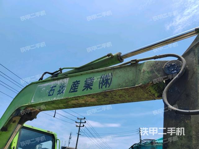 鏟斗右后整體(工作和回轉(zhuǎn)裝置) 鏟斗右后整體(工作和回轉(zhuǎn)裝置)