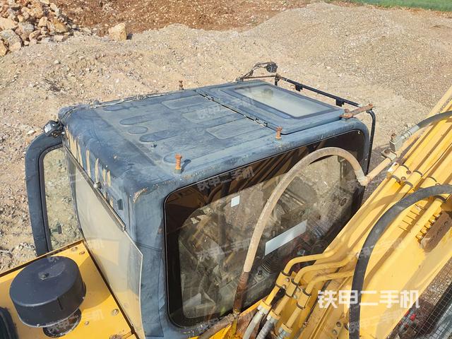 驾驶室顶部（整机外观）