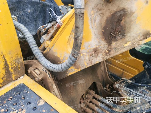 大臂根部?斜視(工作和回轉(zhuǎn)裝置) 大臂根部?斜視(工作和回轉(zhuǎn)裝置)