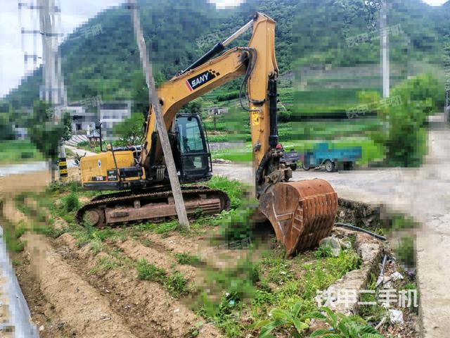 右前45(整機(jī)外觀) 右前45(整機(jī)外觀)