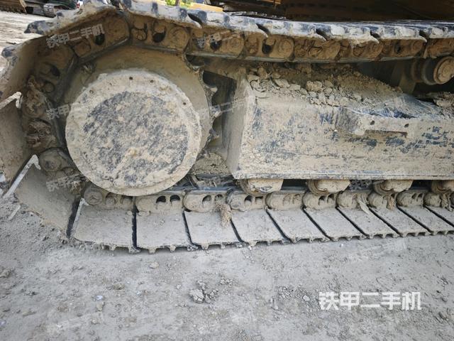 單側履帶整體(整機外觀) 單側履帶整體(整機外觀)