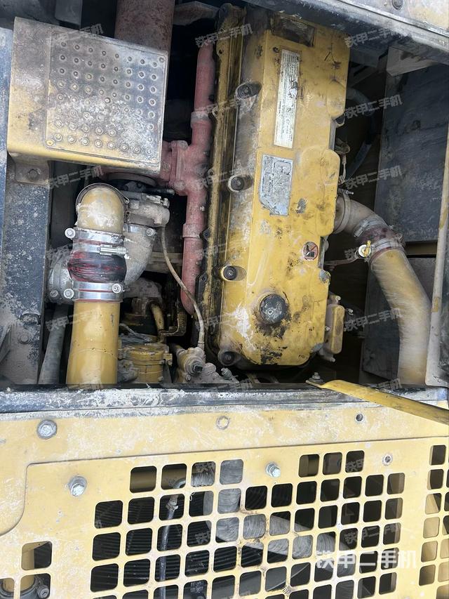 發(fā)動機整體俯視(整機外觀) 發(fā)動機整體俯視(整機外觀)