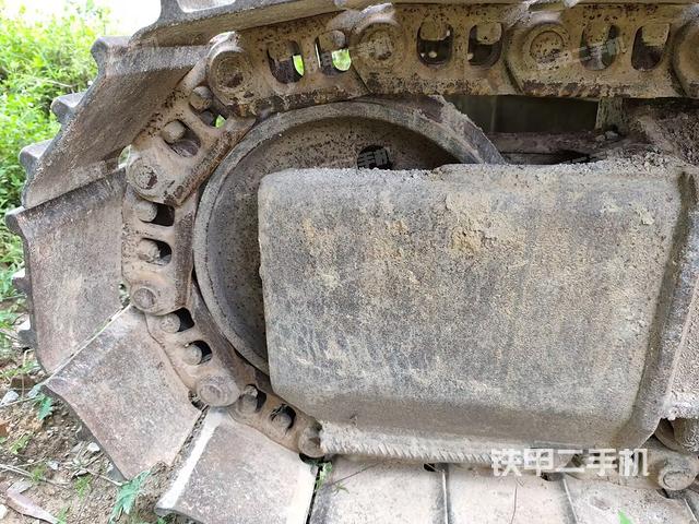 右导向轮(行走机构) 右导向轮(行走机构)