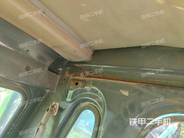 左后方玻璃角標(biāo)(駕駛室部分) 左后方玻璃角標(biāo)(駕駛室部分)
