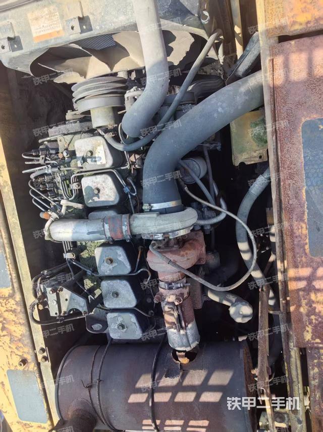 发动机整体俯视(整机外观) 发动机整体俯视(整机外观)