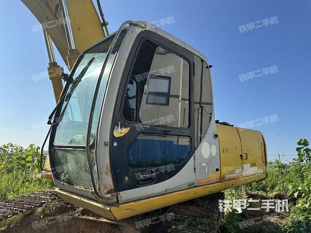 住友SH200-3挖掘機(jī)
