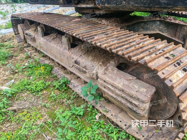 右側(cè)履帶整體(行走機(jī)構(gòu)) 右側(cè)履帶整體(行走機(jī)構(gòu))