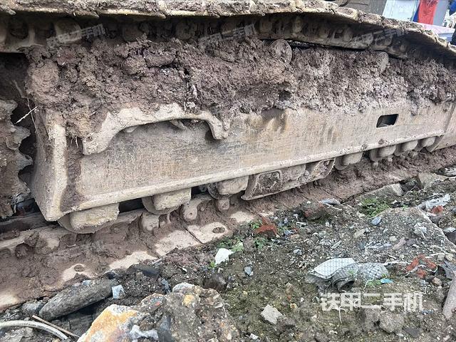 單側(cè)履帶整體(整機外觀) 單側(cè)履帶整體(整機外觀)