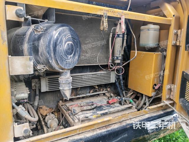 散熱器正面(大件艙室) 散熱器正面(大件艙室)