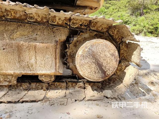 左側(cè)履帶整體?(行走機(jī)構(gòu)) 左側(cè)履帶整體?(行走機(jī)構(gòu))