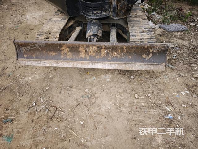 轉(zhuǎn)盤和下車架正前（工作和回轉(zhuǎn)裝置）