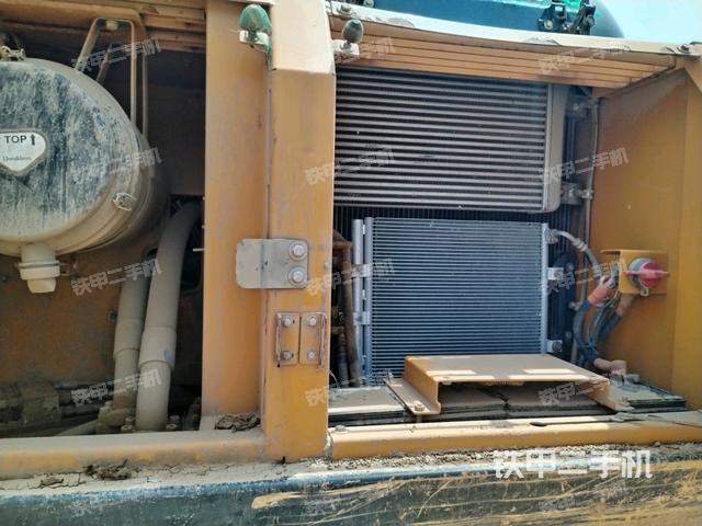 散热器正面(大件舱室) 散热器正面(大件舱室)