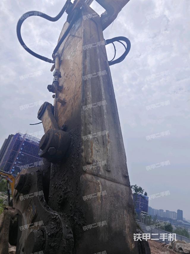 小臂整體左后(工作和回轉(zhuǎn)裝置) 小臂整體左后(工作和回轉(zhuǎn)裝置)