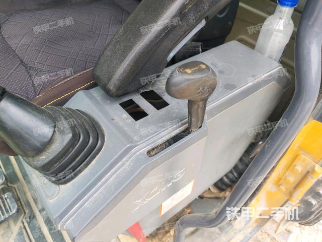 座椅左侧控制台/音响/含左手柄（驾驶室部分）