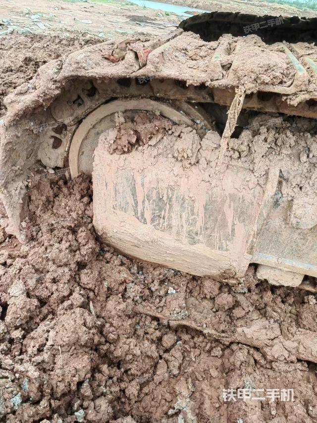 右侧履带整体(行走机构) 右侧履带整体(行走机构)