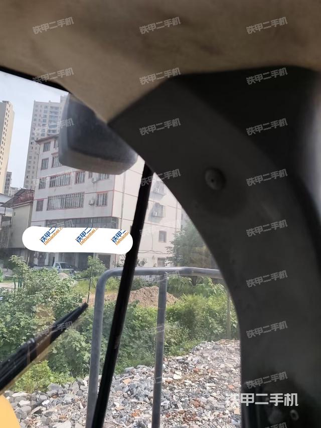 頂棚整體  內(nèi)(駕駛室部分) 頂棚整體  內(nèi)(駕駛室部分)