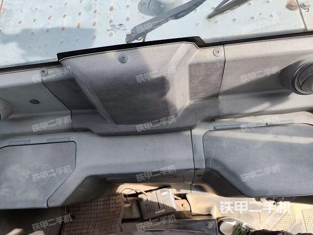 儀表盤(駕駛室部分) 儀表盤(駕駛室部分)