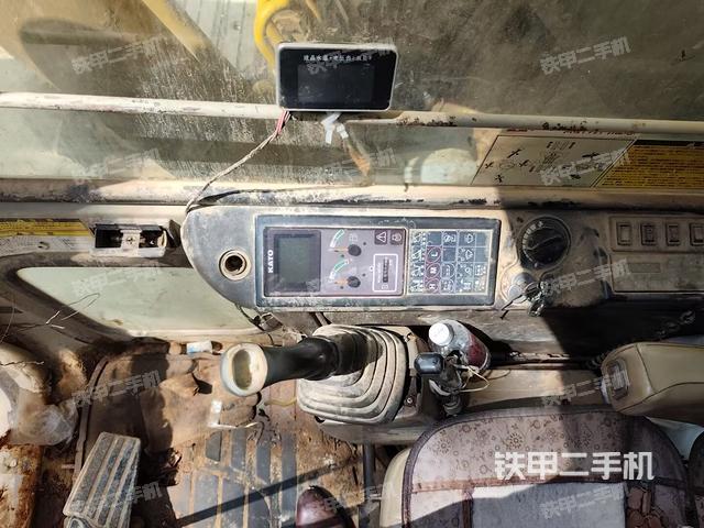 座椅右側(cè)控制臺(tái)/鑰匙門/油門/含右手柄(駕駛室部分) 座椅右側(cè)控制臺(tái)/鑰匙門/油門/含右手柄(駕駛室部分)