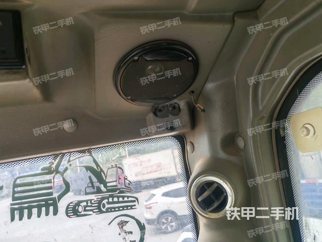 左后方玻璃角标（驾驶室部分）