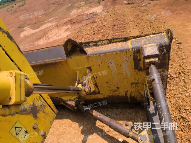 推土铲左后（推土机底盘及工作装置）