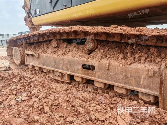 左侧履带整体 (行走机构) 左侧履带整体 (行走机构)