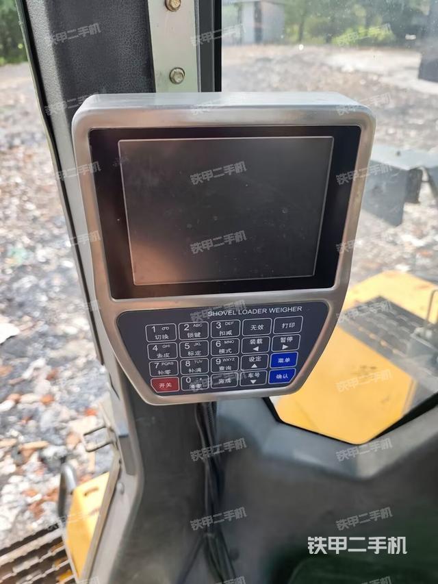 操作桿  檔位(駕駛室部分) 操作桿  檔位(駕駛室部分)