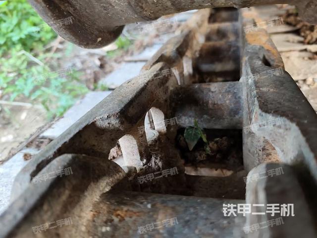 左驱动轮(行走机构) 左驱动轮(行走机构)