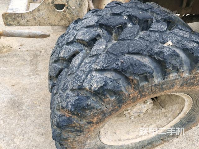 左驱动轮（行走机构）