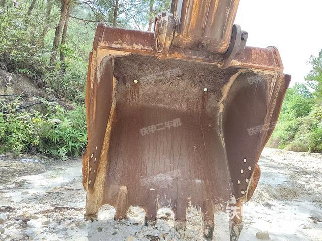 小臂整體左后(工作和回轉(zhuǎn)裝置) 小臂整體左后(工作和回轉(zhuǎn)裝置)