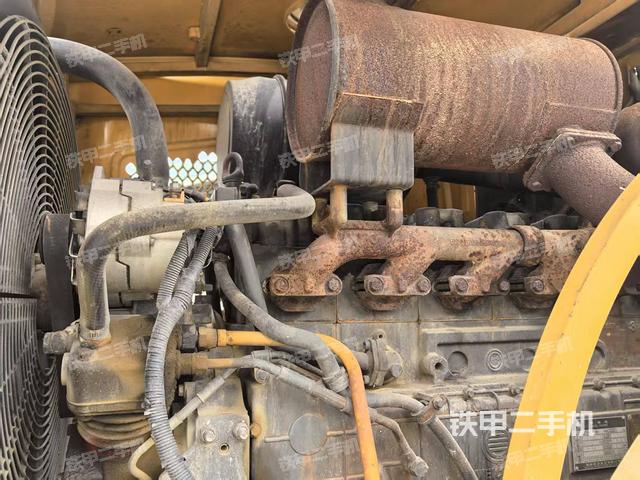 發(fā)動(dòng)機(jī)左側(cè)(整機(jī)外觀及大件) 發(fā)動(dòng)機(jī)左側(cè)(整機(jī)外觀及大件)