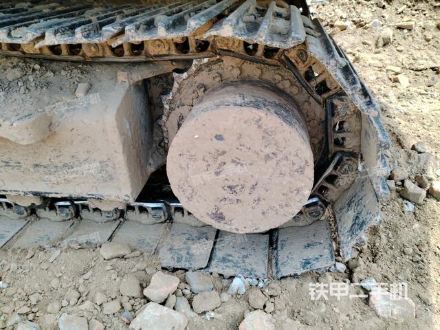 左驱动轮(行走机构) 左驱动轮(行走机构)