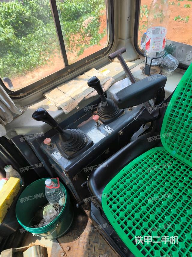 玻璃角标（推土机驾驶室）