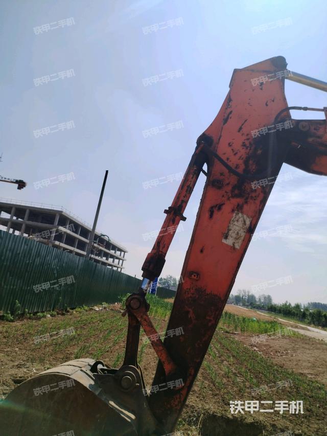 小臂整體左后(工作和回轉裝置) 小臂整體左后(工作和回轉裝置)