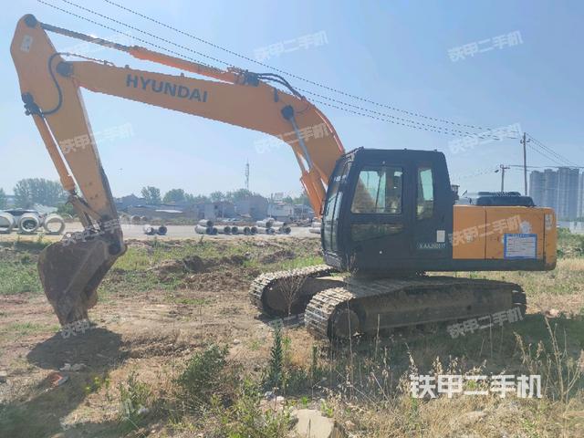 現(xiàn)代R215-7挖掘機(jī)