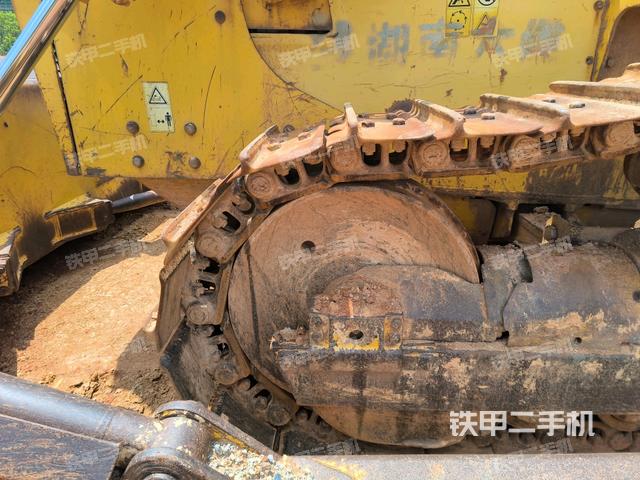 右引导轮（推土机底盘及工作装置）