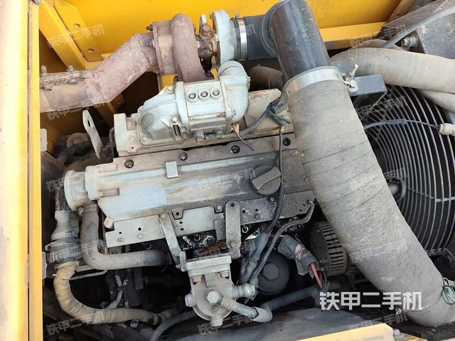 山东临工LG6135E挖掘机的设备实拍-第43张实拍照片