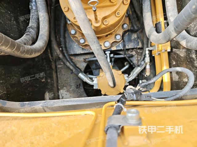 气门室盖螺丝特写(上车部件) 气门室盖螺丝特写(上车部件)