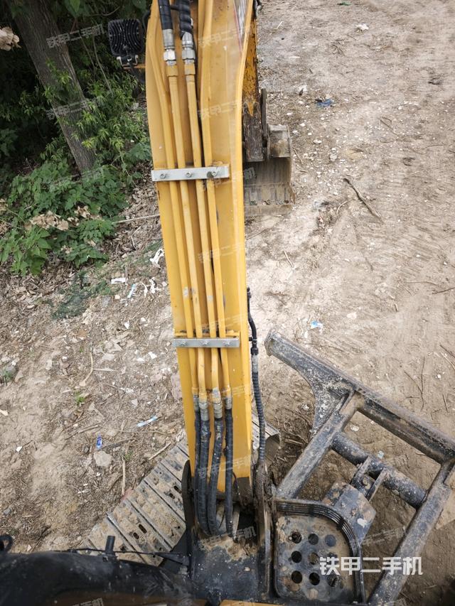 大臂背部俯視（工作和回轉(zhuǎn)裝置）