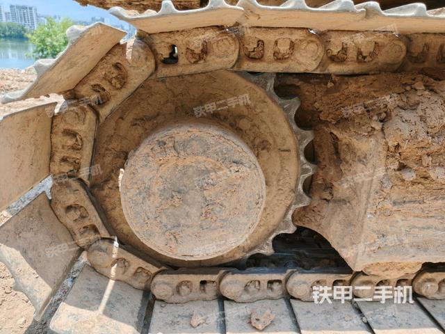 右驅(qū)動(dòng)輪（行走機(jī)構(gòu)）